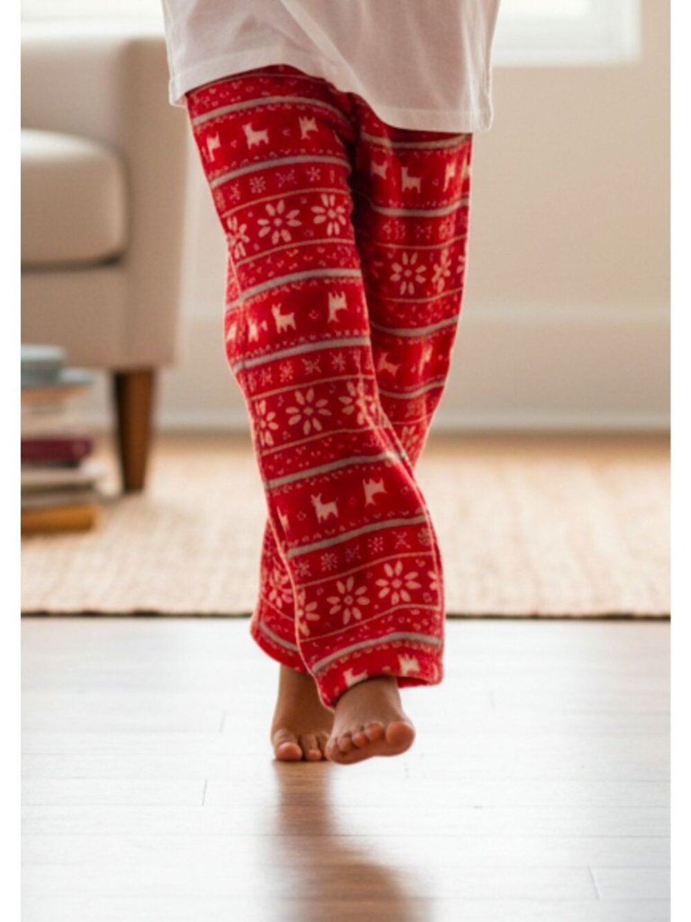 Kids Red Llama Patterned Fleece Pajama Pants Size S(6/7)